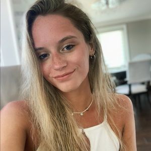 Meet your Posher, Claire